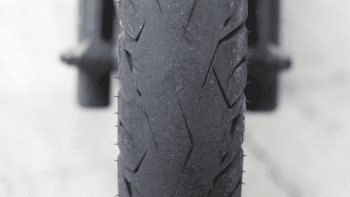 Uneven motorcycle tyre wear
