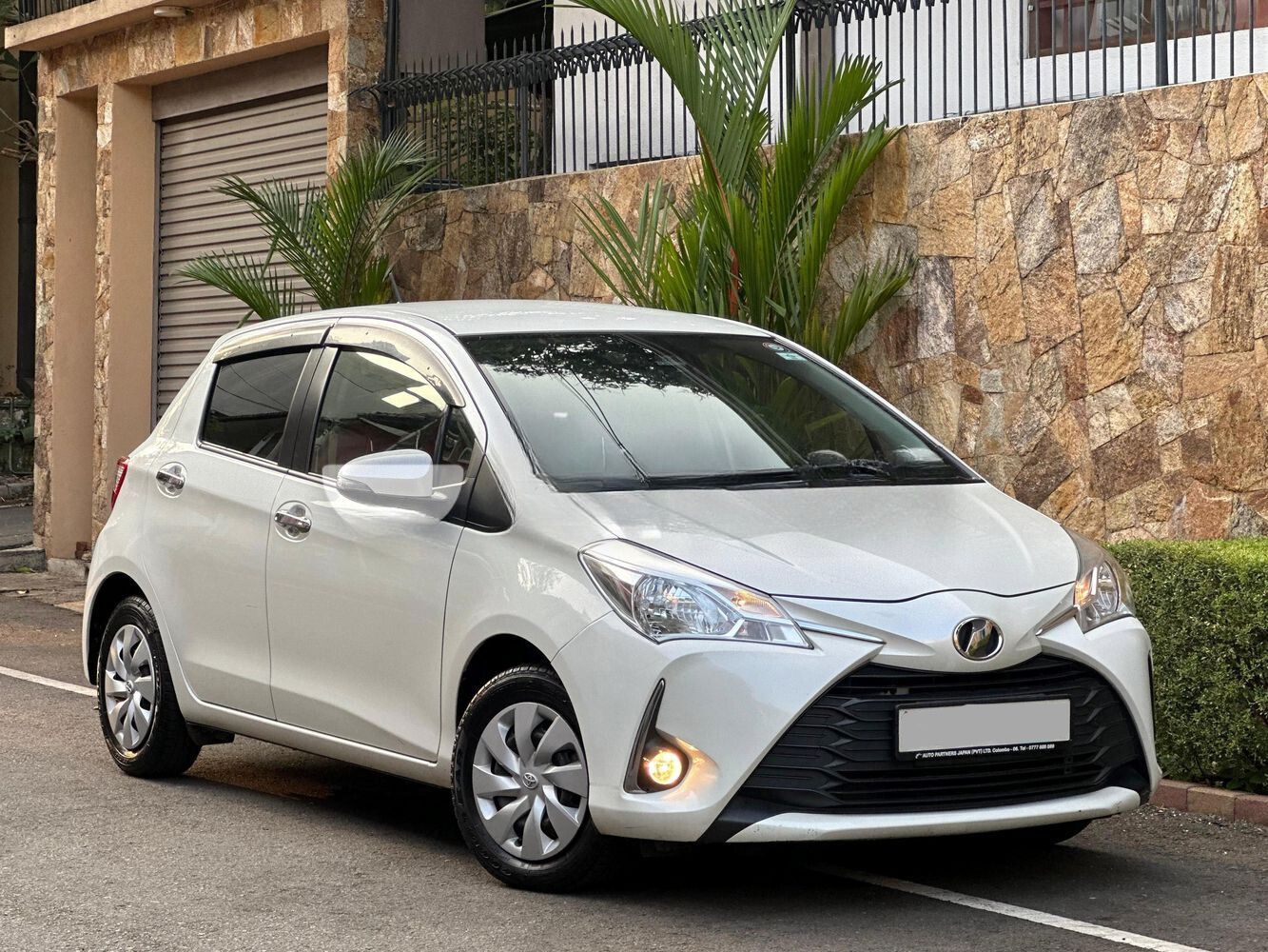 Toyota Vitz 2018 Review - Specs, Features, Performance & Price in 