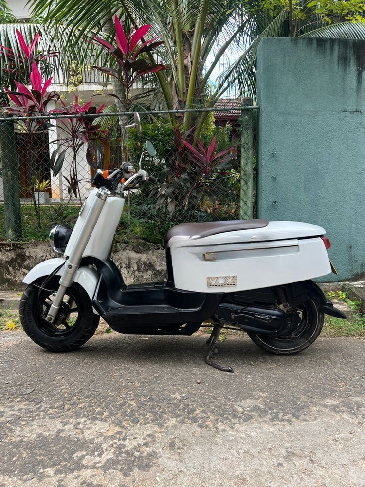 Yamaha Vox 50 Review - Specs, Features, Performance & Price in Sri